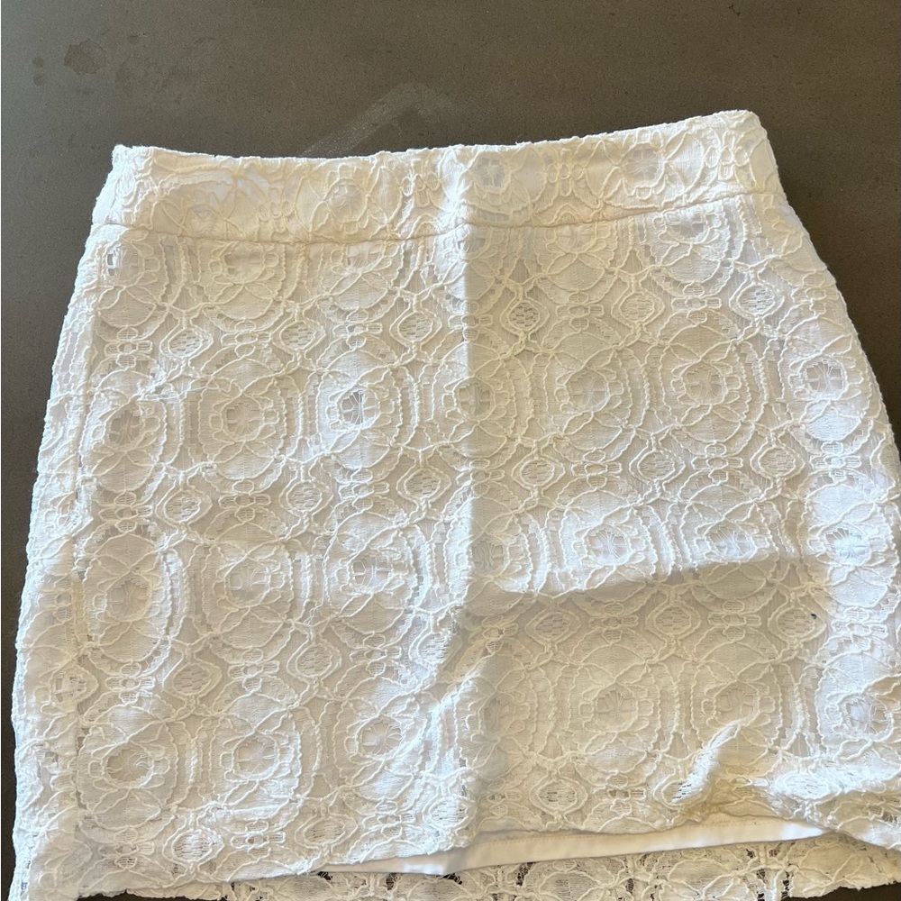 Kensie Women’s White Lace Skirt, size 8